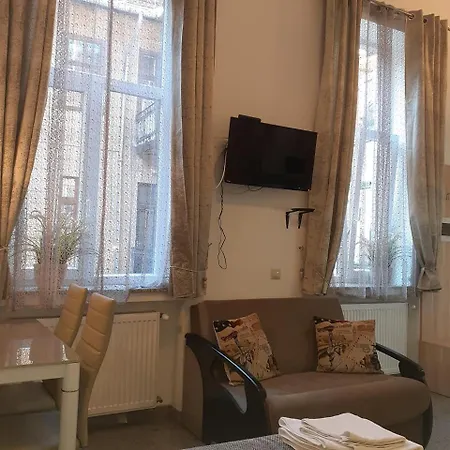 Happy7 * Budapest